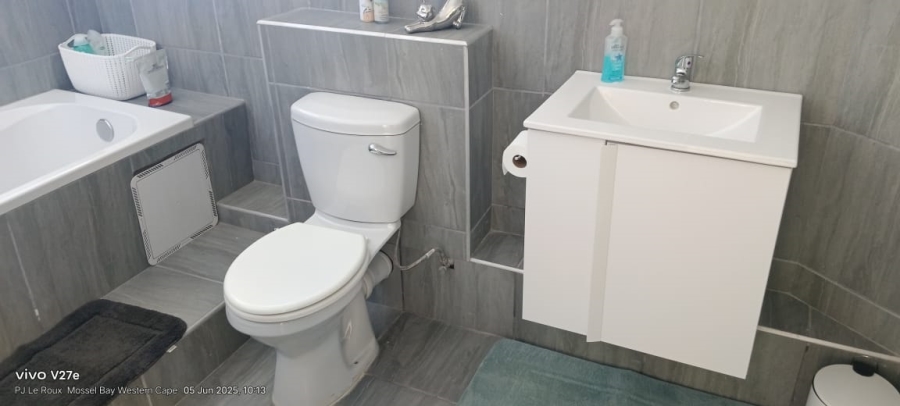 5 Bedroom Property for Sale in Bayview Western Cape